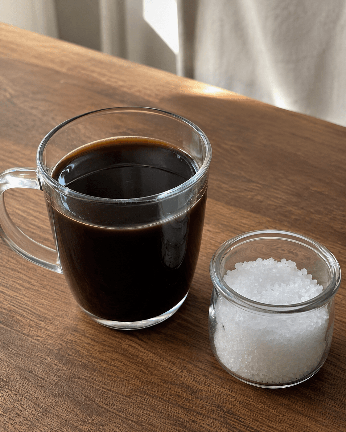 Titelbild: Warum eine Prise Salz deinen Kaffee runder macht